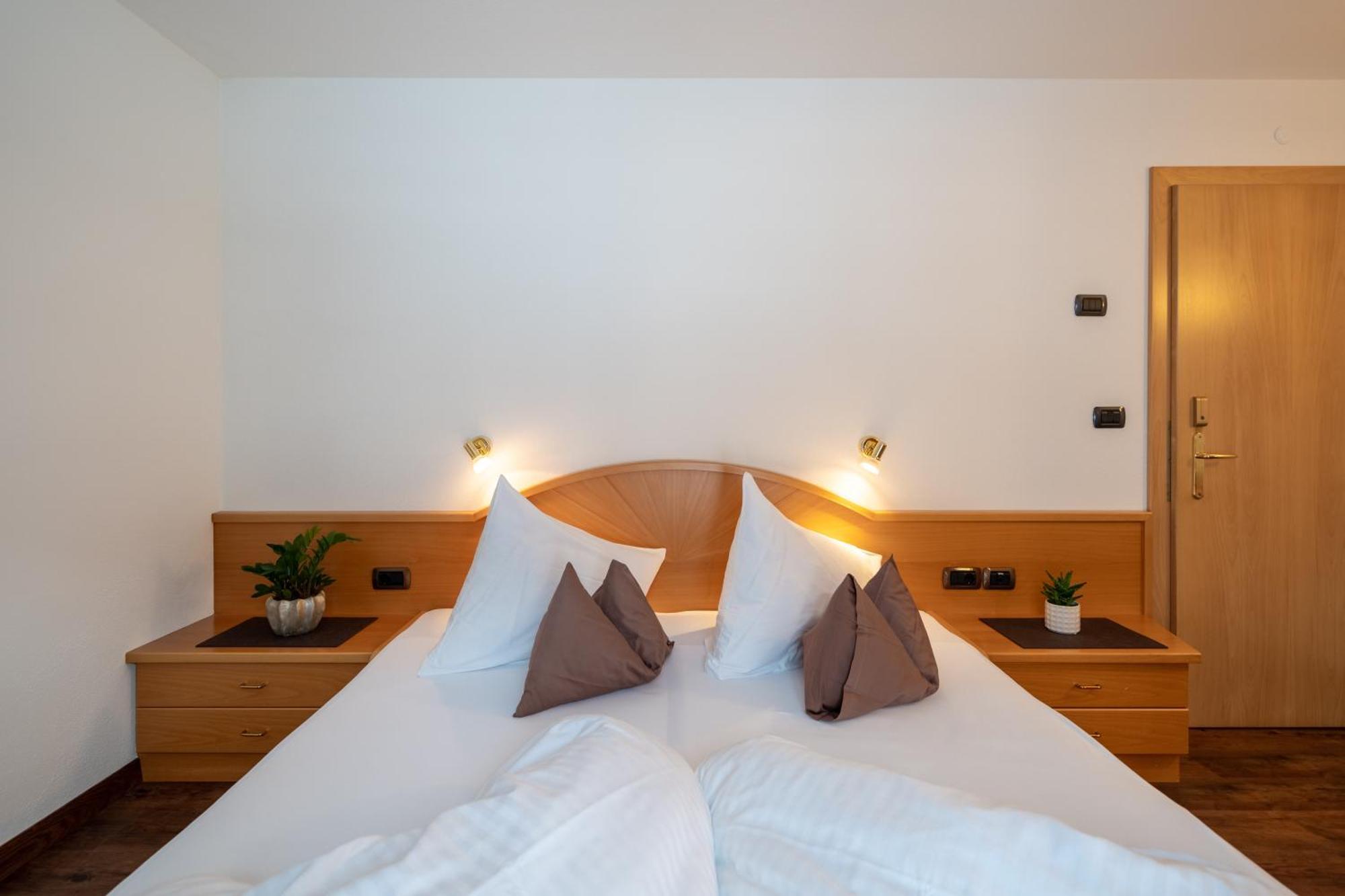 Hotel Christoph Olang Ngoại thất bức ảnh