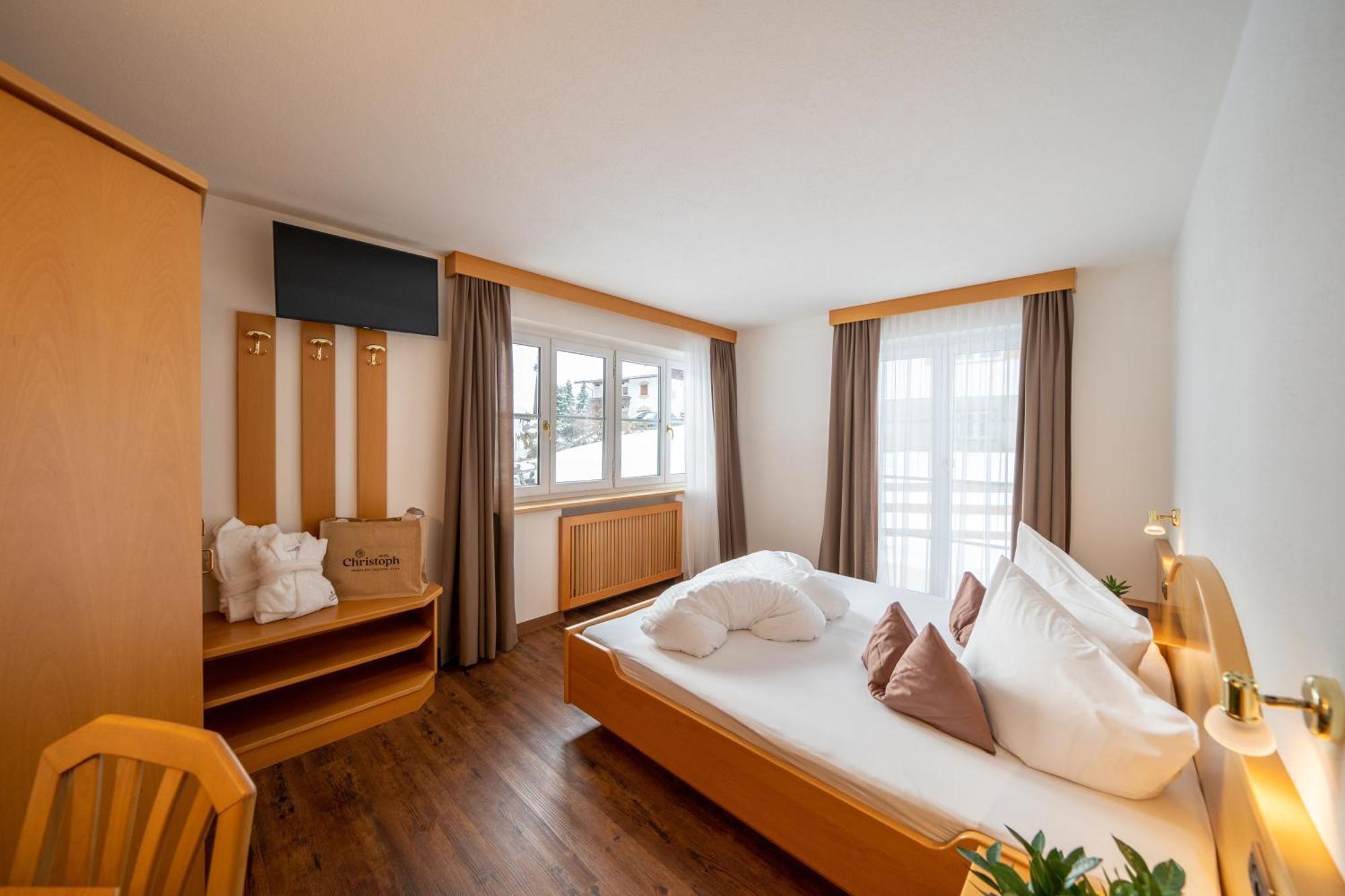 Hotel Christoph Olang Ngoại thất bức ảnh