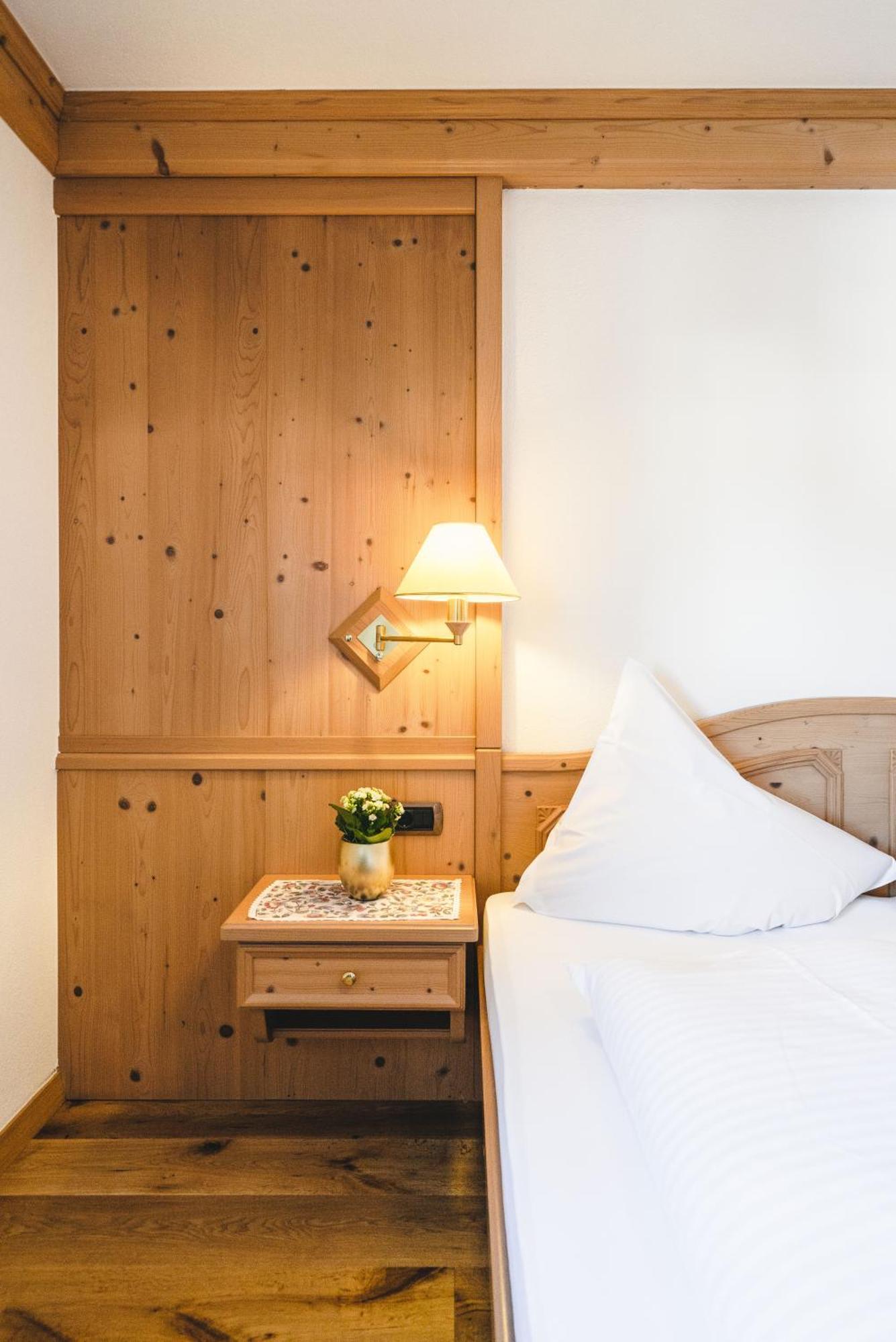 Hotel Christoph Olang Ngoại thất bức ảnh