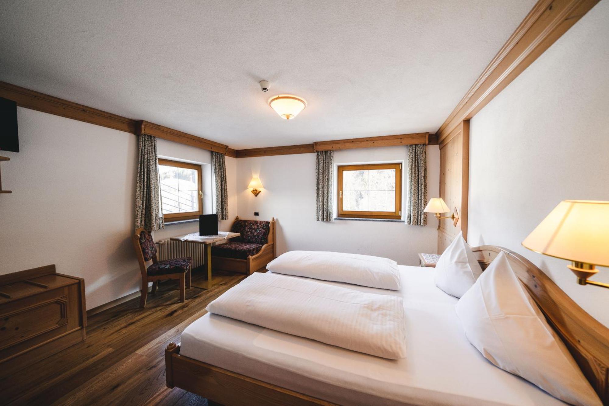 Hotel Christoph Olang Ngoại thất bức ảnh